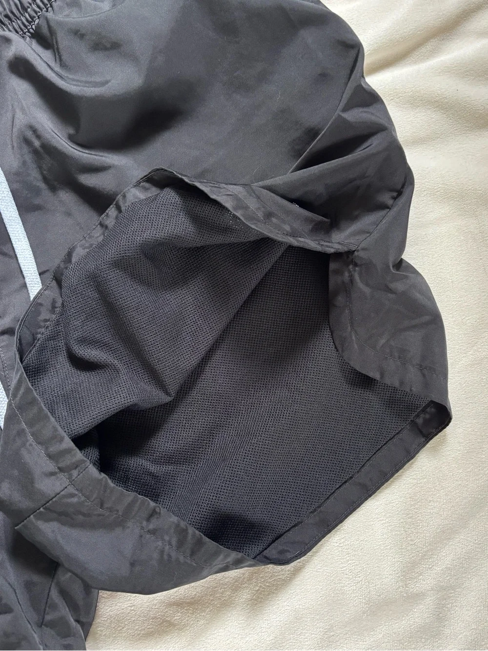 Nike Men’s Woven Lined Flow Shorts in Black